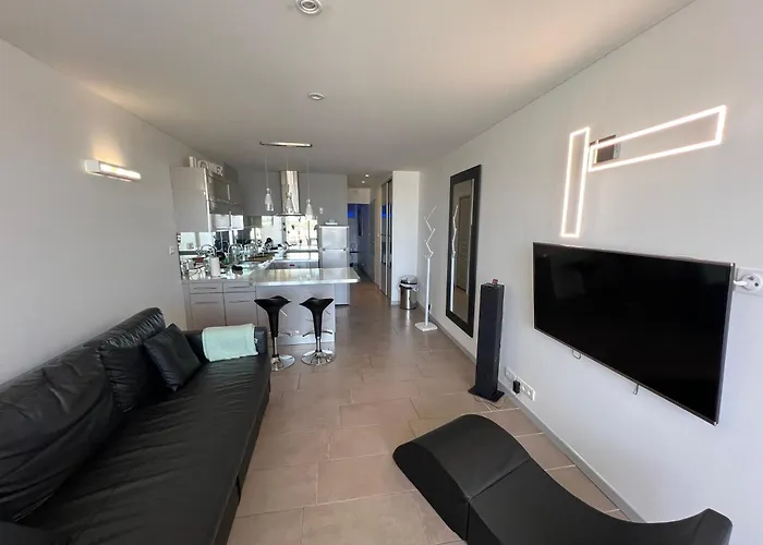 Grand Appartement 40 M2 Climatisé au village naturiste
