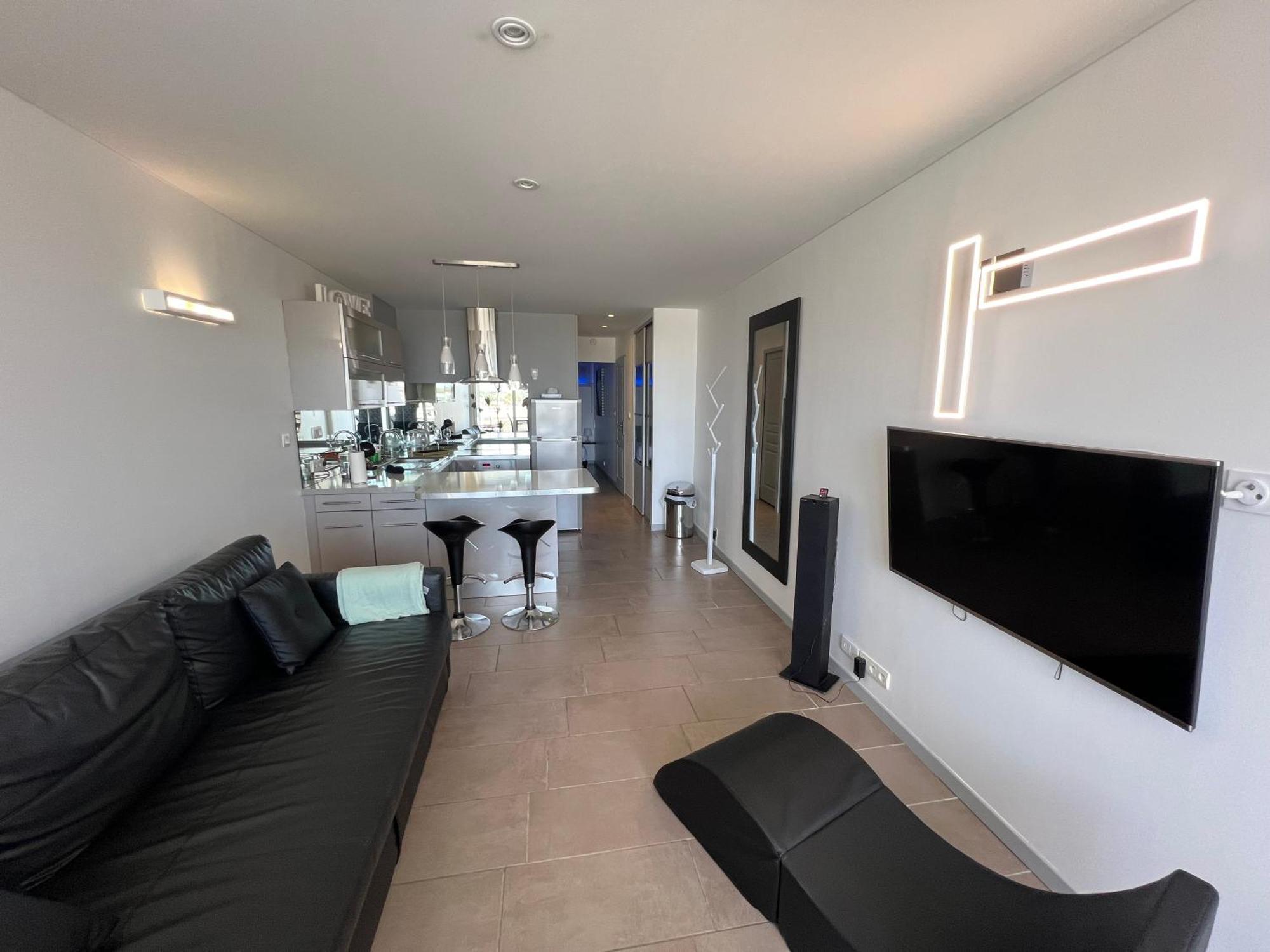 Village Naturiste R4N - Sixty9 Port Ambonne *
