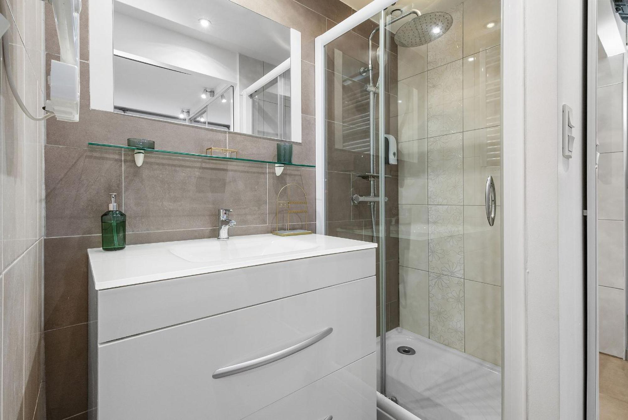 Village Naturiste R4N - Sixty9 Port Ambonne *